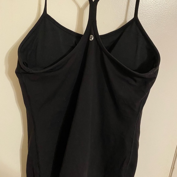 Ladies black lululemon tank size 12 excellent condition - Picture 2 of 4
